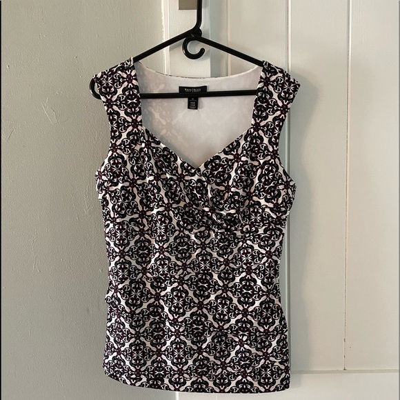 WHBM top in XL. Sleeveless geometric pattern - Picture 1 of 13